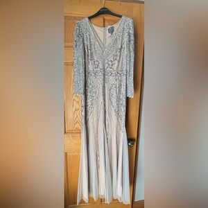 Adrianna Papell Women's Embellished 3/4-Sleeve V-Neck Gown Size 12